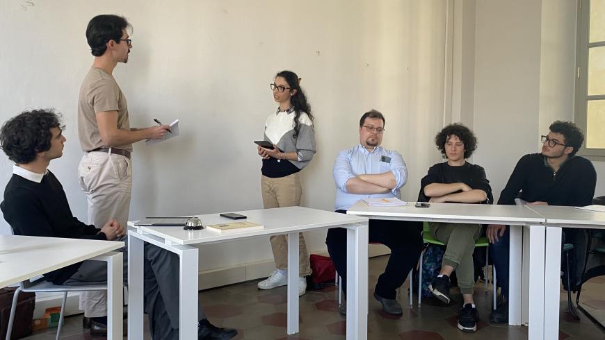 Il team UPO in fase di dibattito